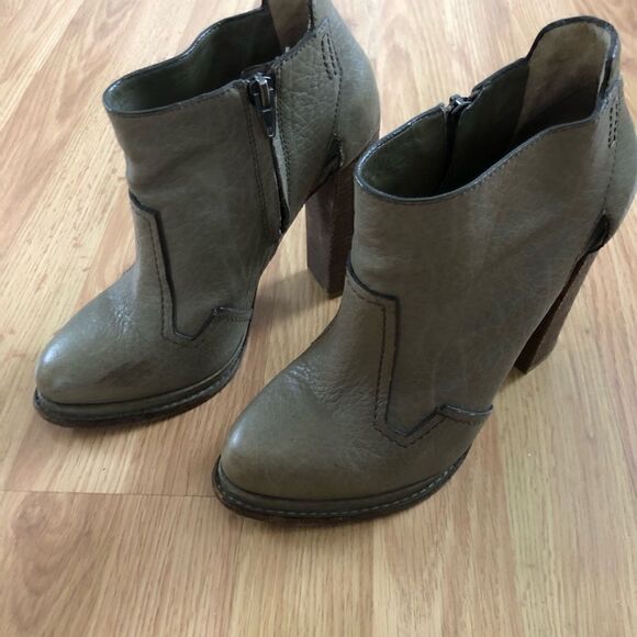 Alexander Wang Green Gray Ankle Boots Booties Heeled Zip Leather EU 38 US 7.5 - Picture 3 of 14